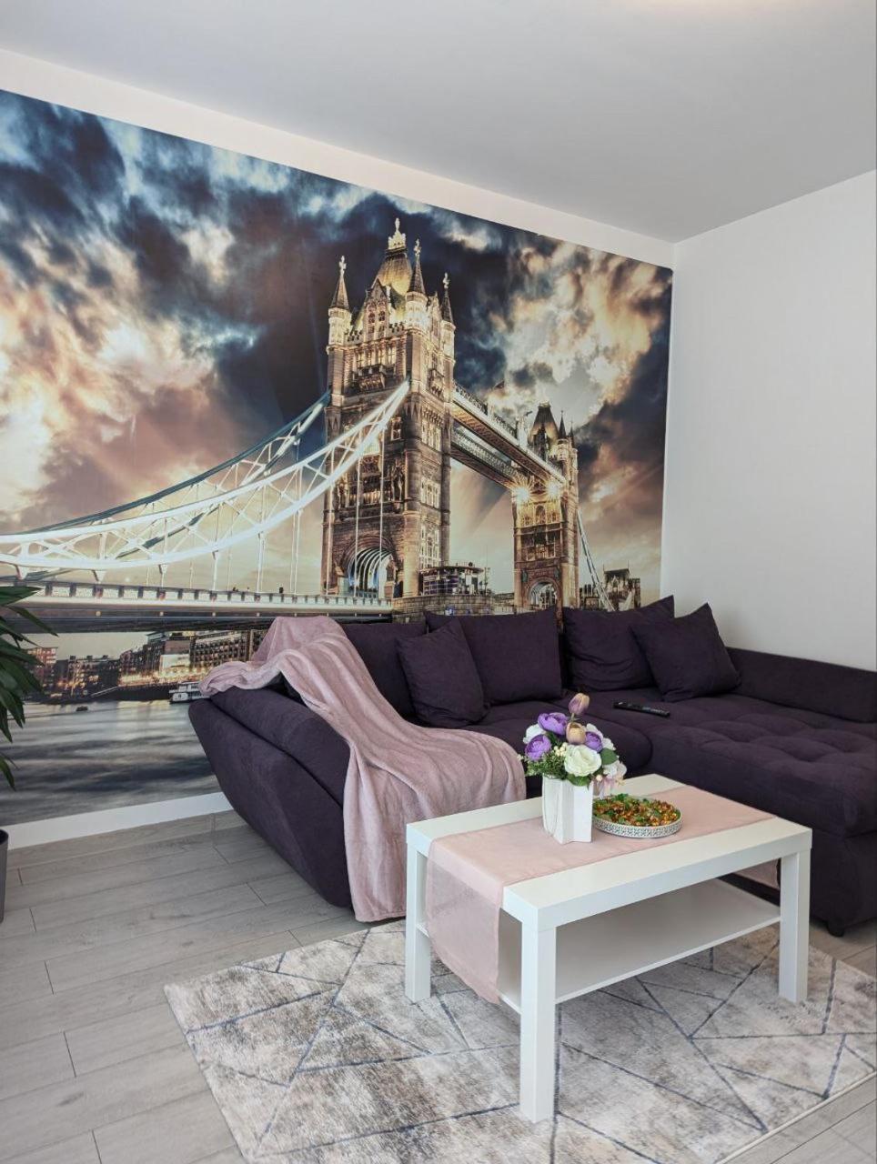 Gast Haus Apartment *